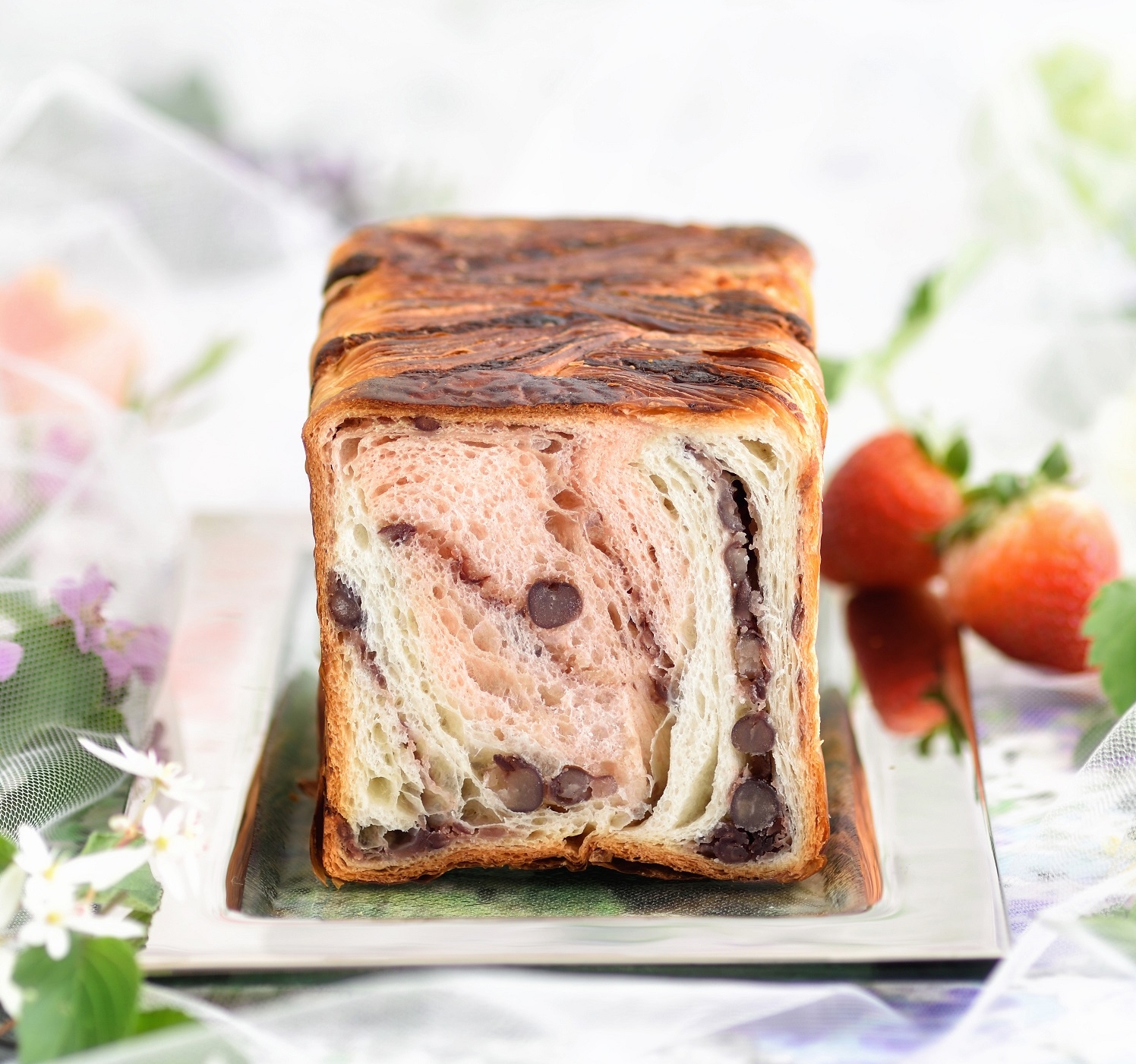 【6月 土日限定】焼きたてマーブルデニッシュ「あずきいちご」 画像